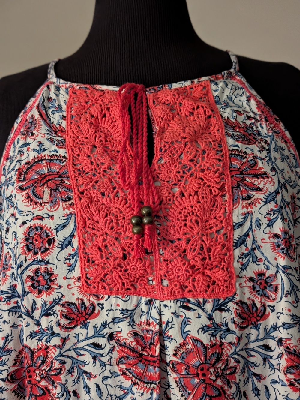 Solitaire Coral, Blue, and White Floral Crochet-Trim Halter Camisole - Picture 2 of 9
